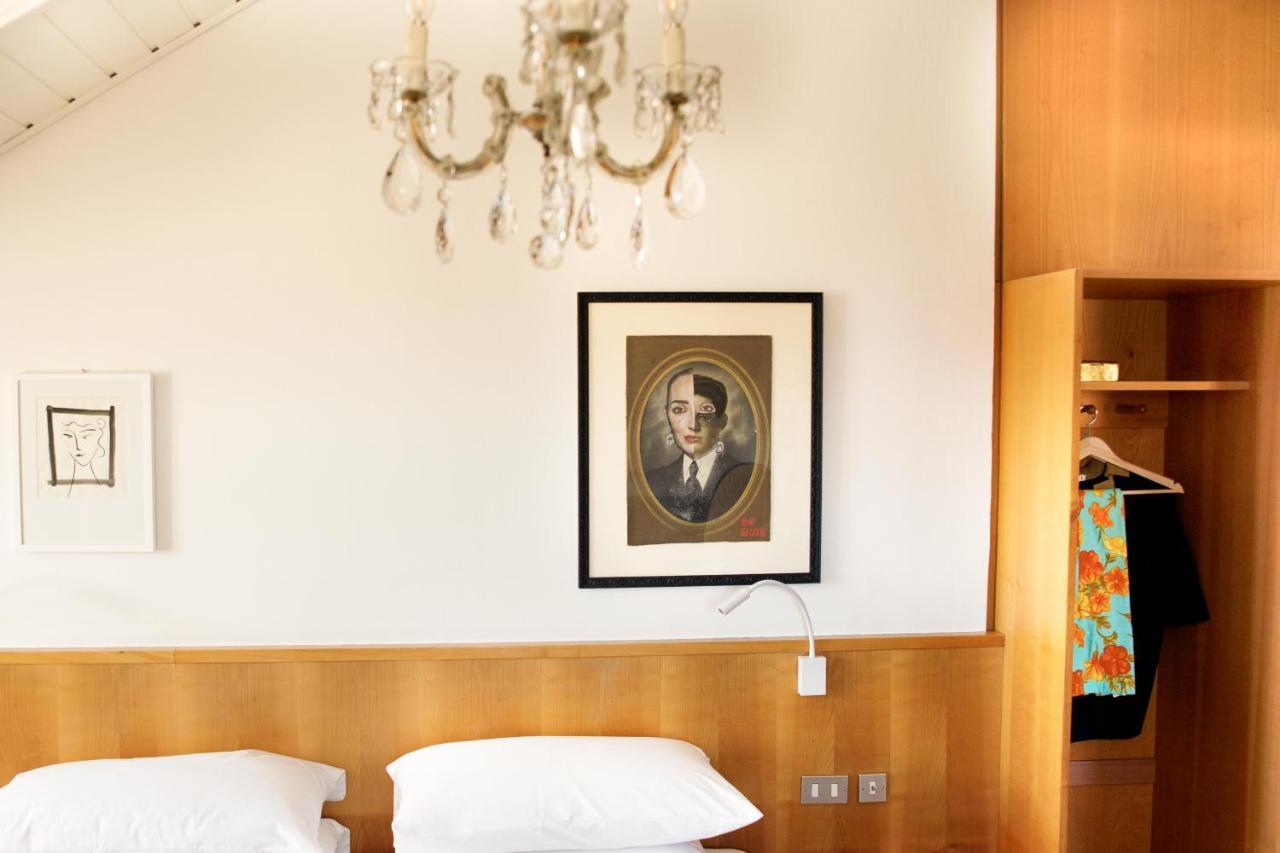 Weisses Roessl Hotel Caldaro Exterior photo