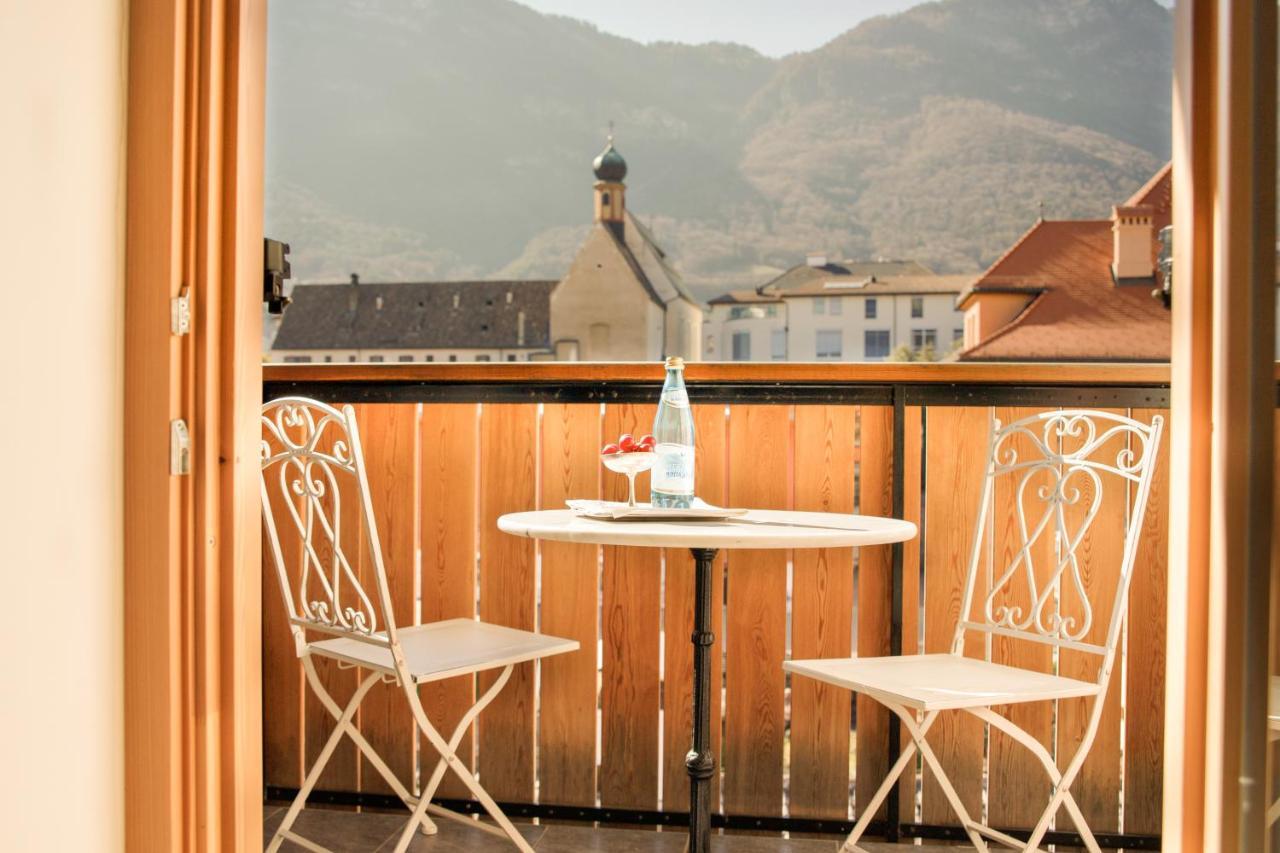 Weisses Roessl Hotel Caldaro Exterior photo